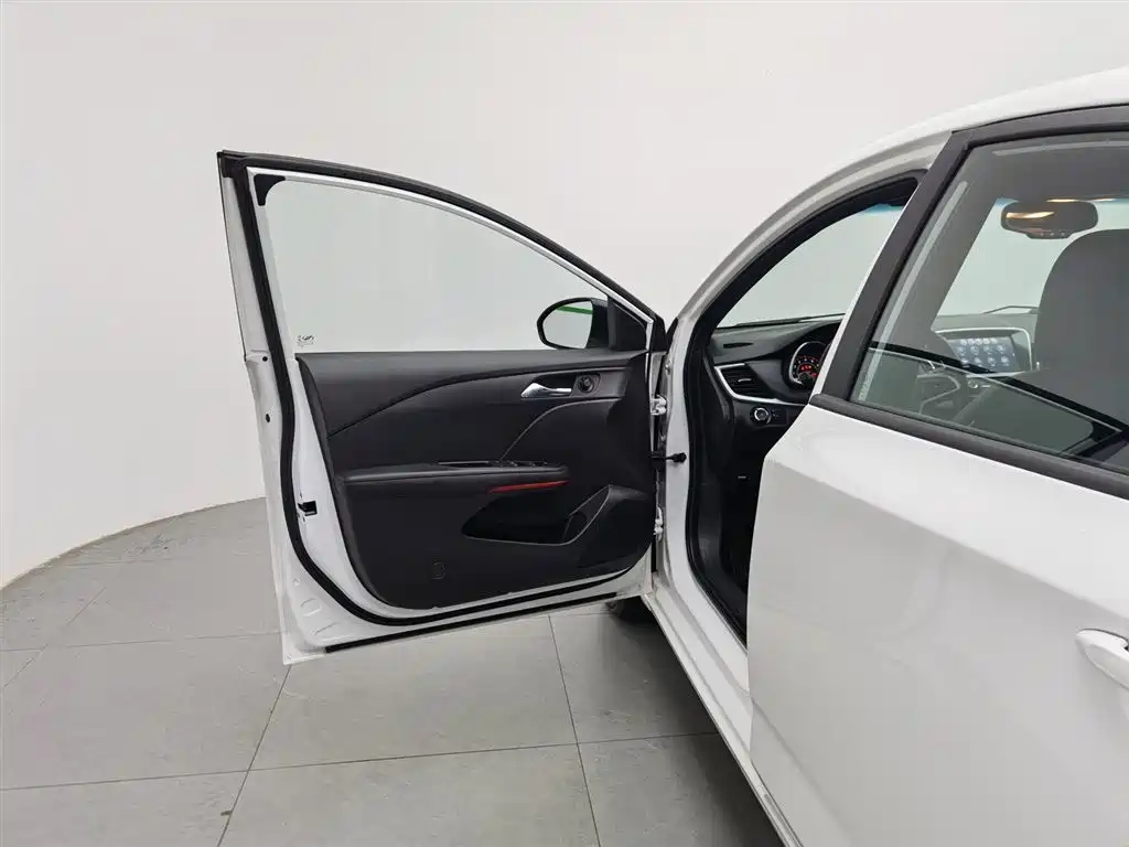Chevrolet Monza 2019 RS 330T Auto Smooth Edition China VI фото 8