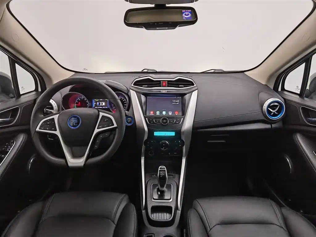 BYD Yuan New Energy 2019 EV360 Smart Connect Premium Edition фото 5