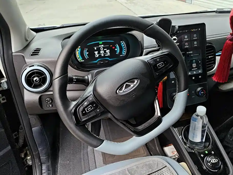 QQ New Energy Little Ant 2024 2024 Facelift Youth Edition 251km True Love 25.05kWh