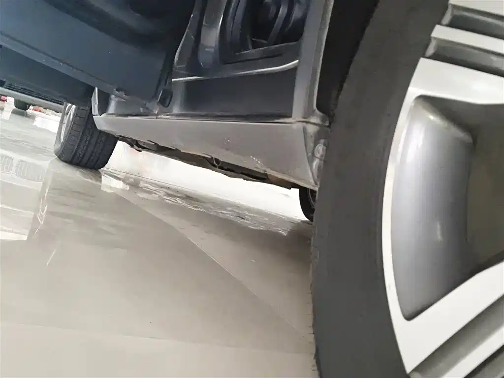 BYD Tang 2018 2.0T Automatic Smart Connection Delight Edition 7-Seater China V фото 22