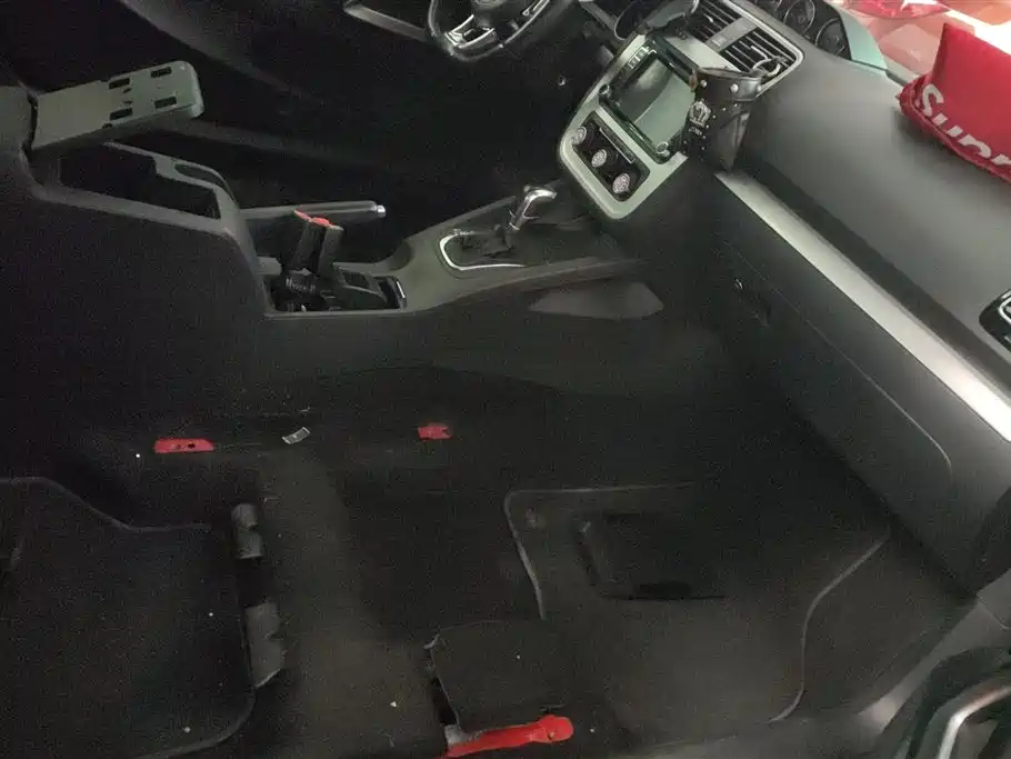 Volkswagen Scirocco 2015 1.4TSI Trend Edition фото 8
