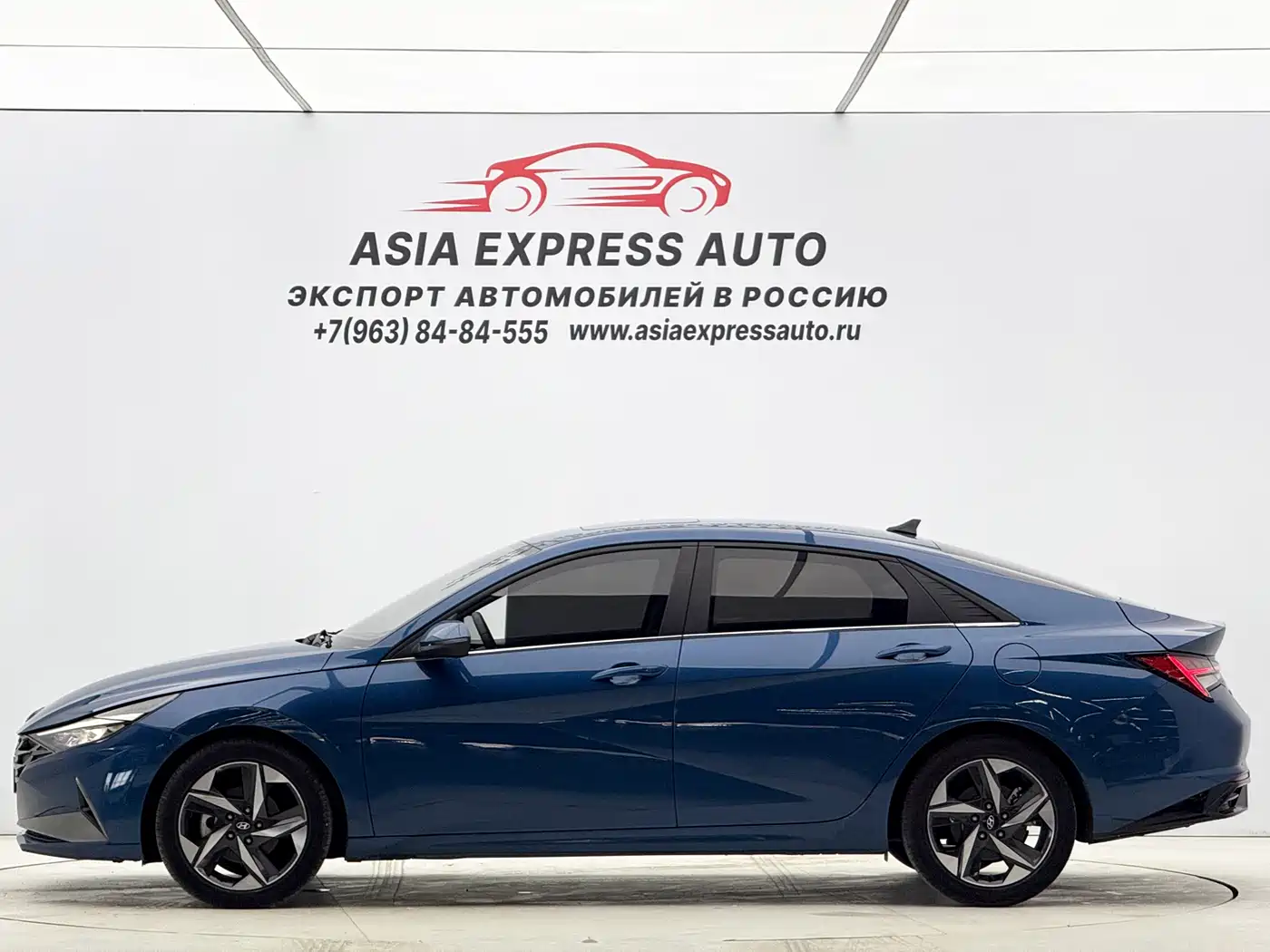 Hyundai Elantra 2022 1.5L CVT LUX Premium Edition фото 7