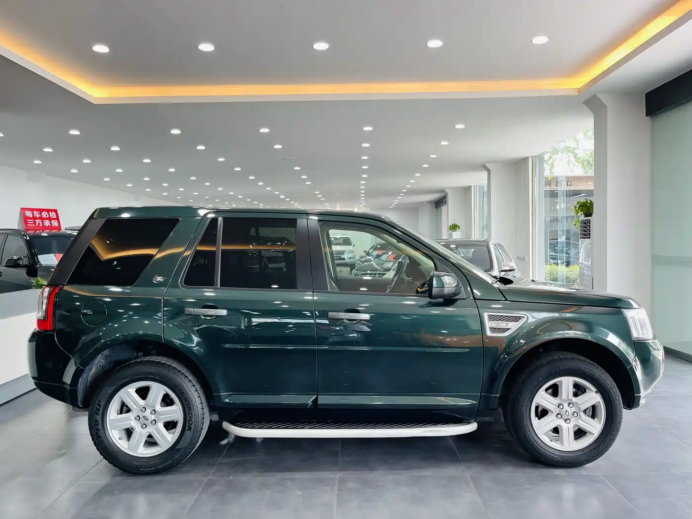 Land Rover Freelander 2 2011 3.2L i6 SE Petrol фото 6