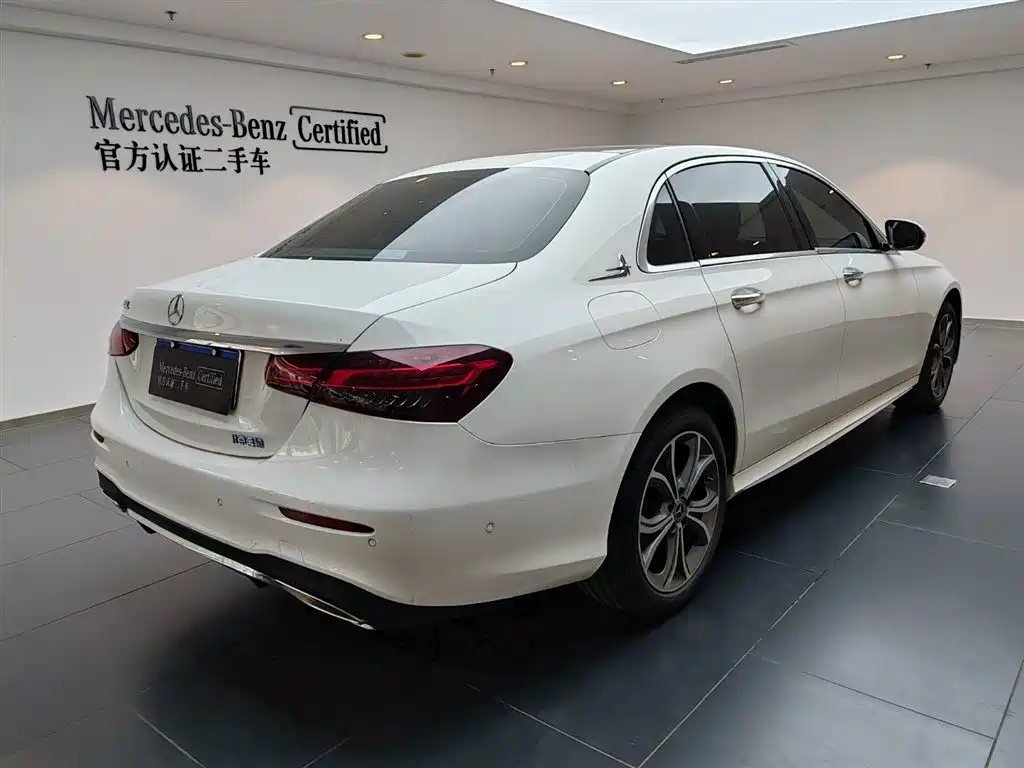 Mercedes-Benz E-Class 2023 E 300 L Sport Fashion фото 5