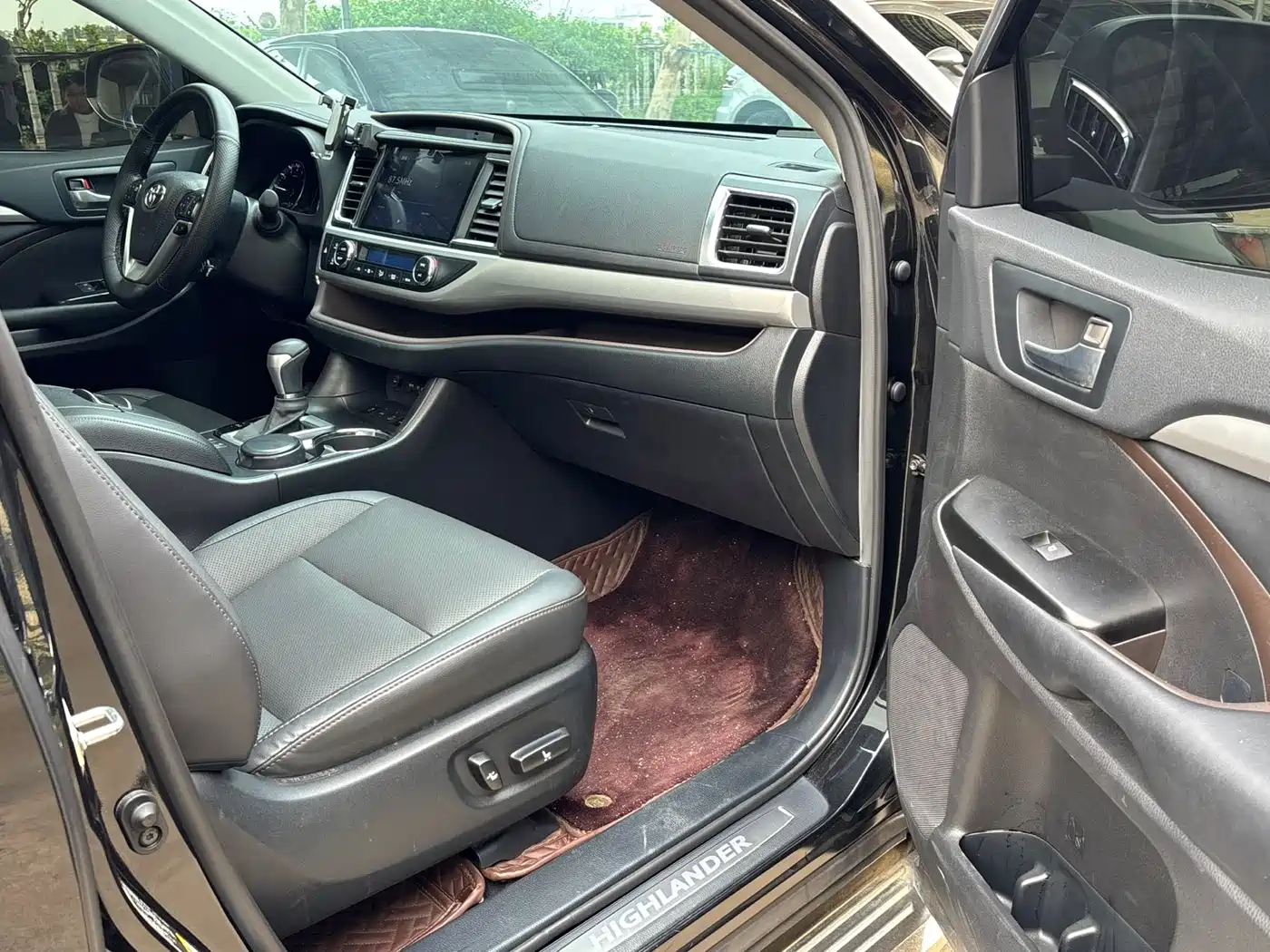 TOYOTA HIGHLANDER