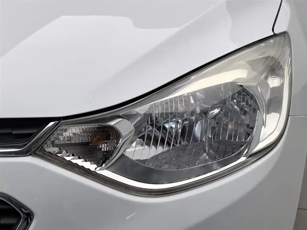 Chevrolet Sail 2015 Sail 3 1.5L Manual Ideal Sunroof Edition фото 7