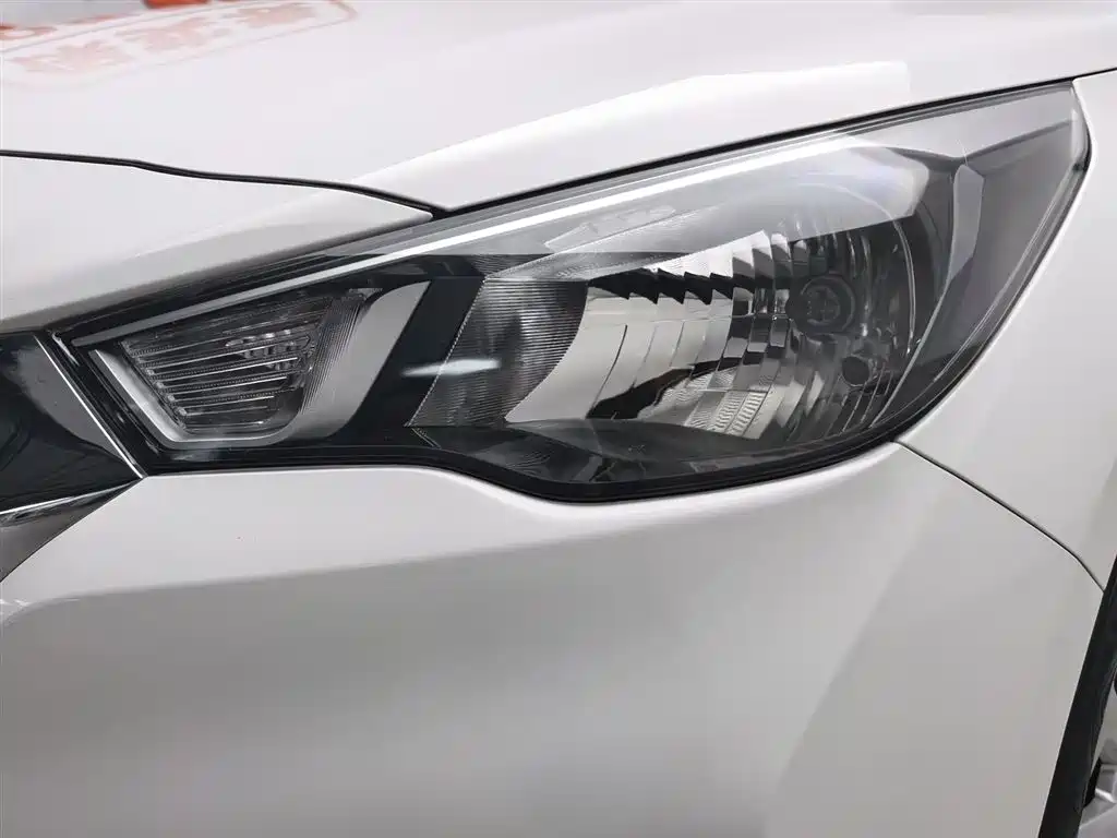 Hyundai Verna 2016 1.4L Manual Cool Edition GLS фото 7