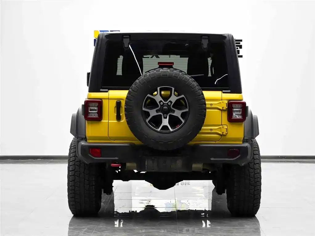 Фото 22 - Jeep Wrangler