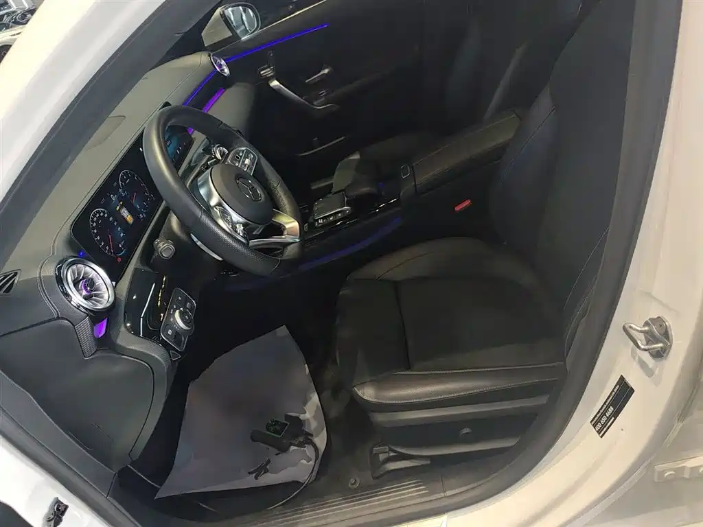 Mercedes-Benz A-Class 2022 Facelift III A 200 L Sport Sedan Fashion фото 11