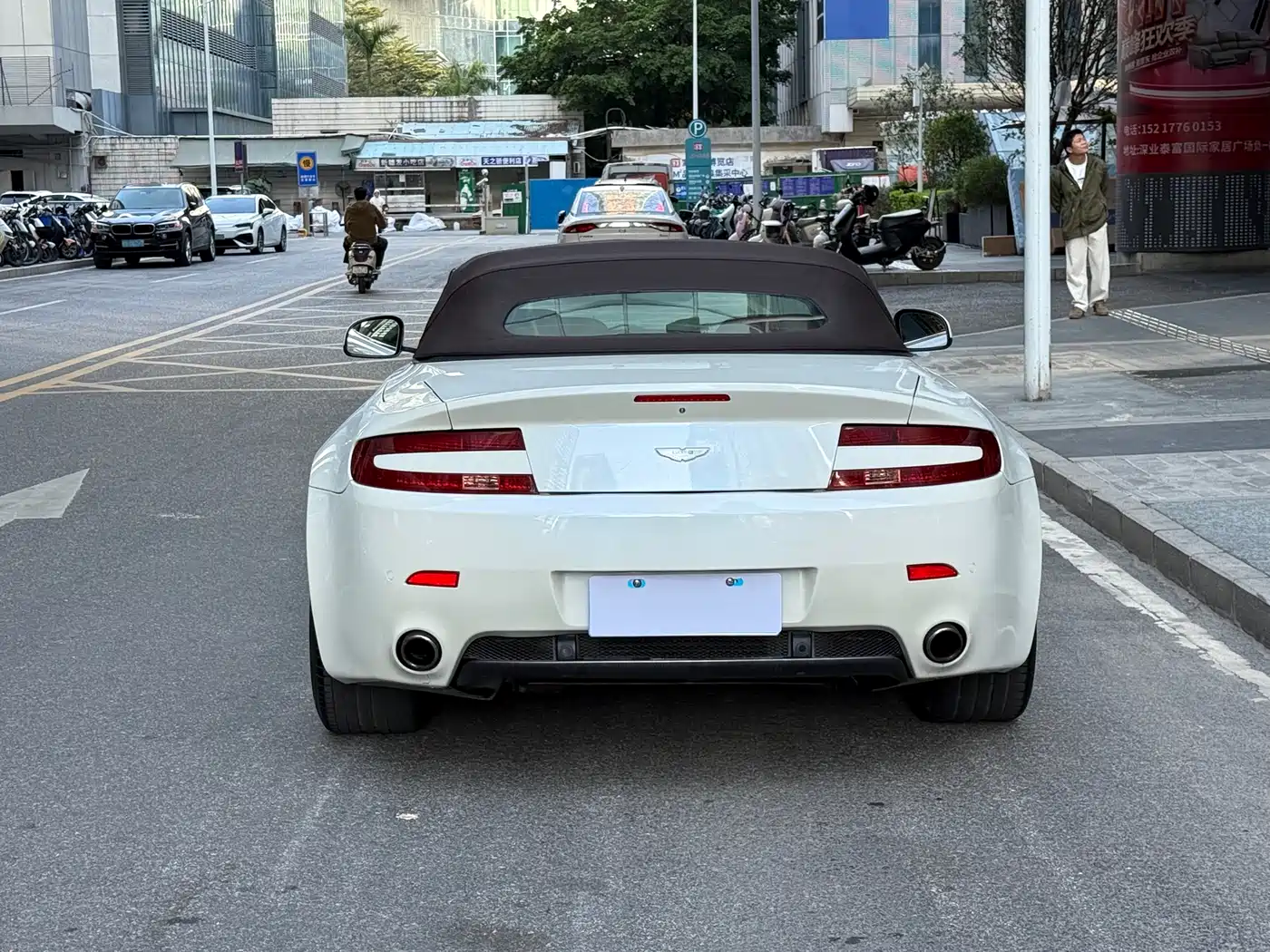 Aston Martin V8 Vantage 2012 4.7L S Roadster фото 5
