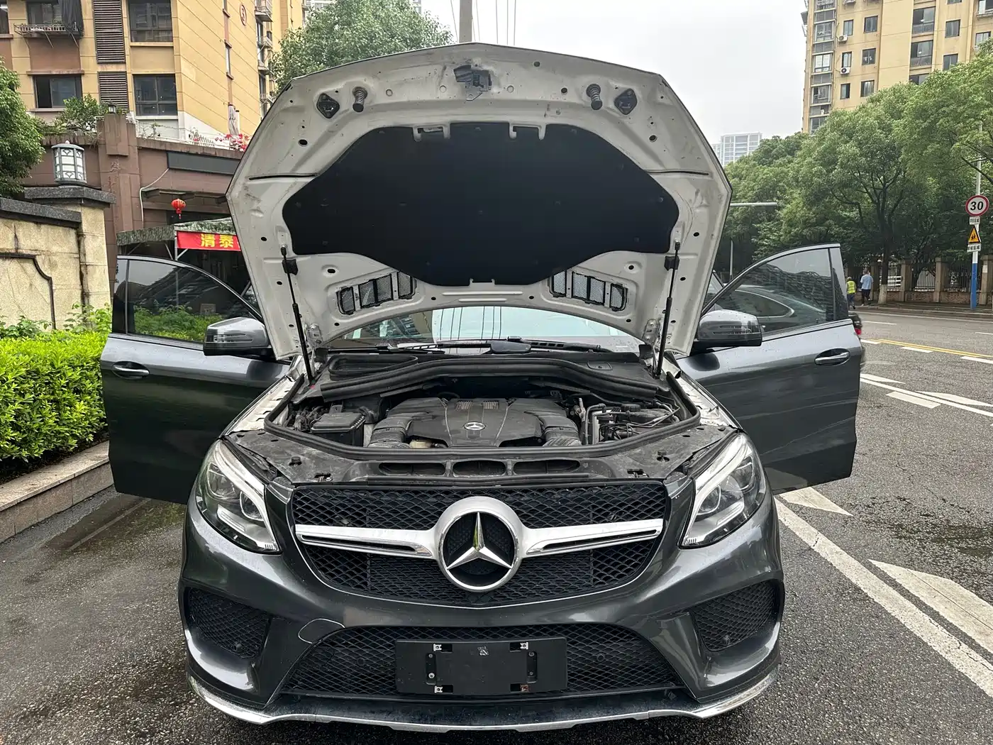 Mercedes-Benz GLE Coupe 2015 GLE 320 4MATIC Coupe SUV фото 11