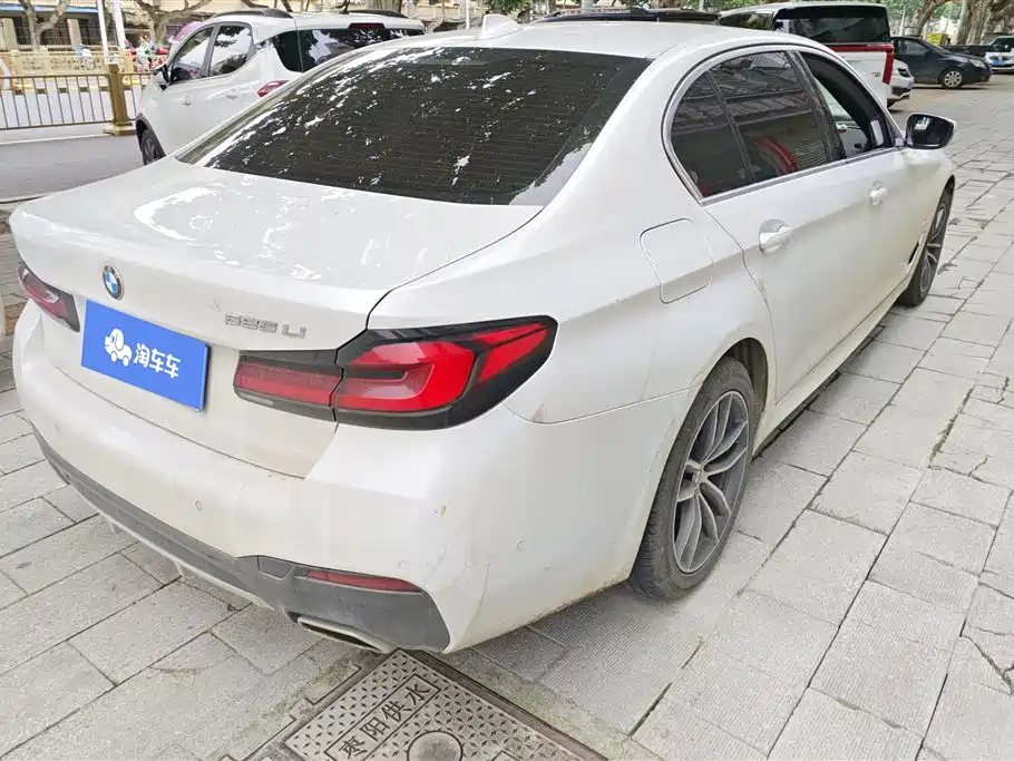 BMW 5 Series 2022 525Li M Sport Package фото 3