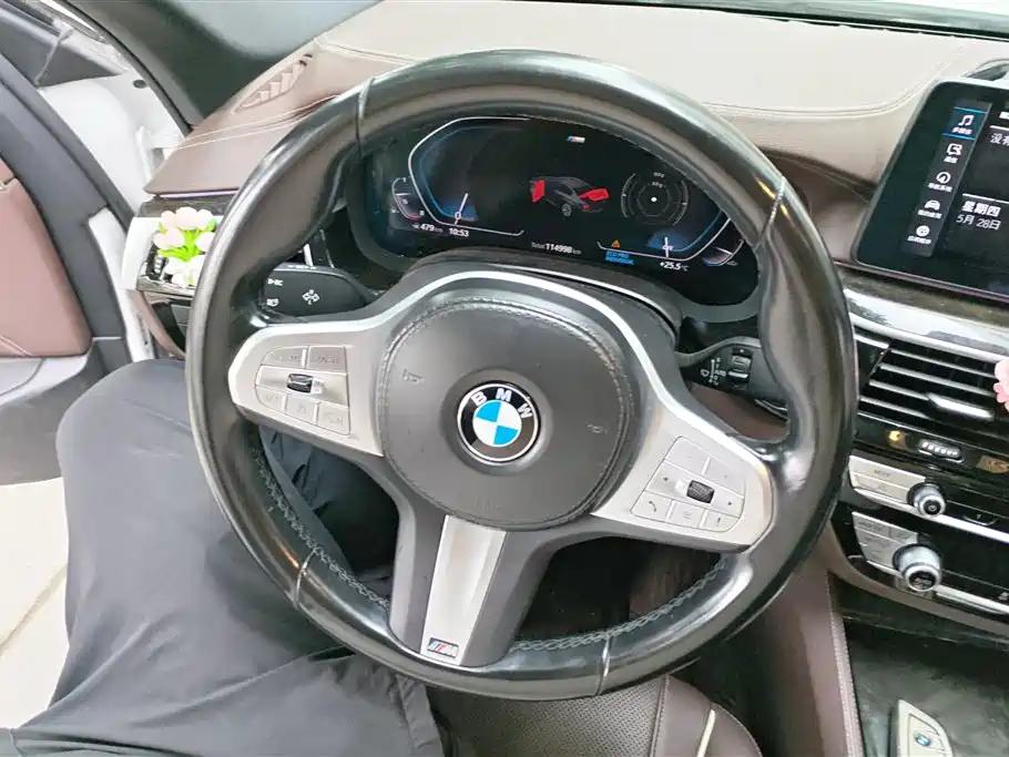 BMW 5 Series 2022 525Li M Sport Package фото 15