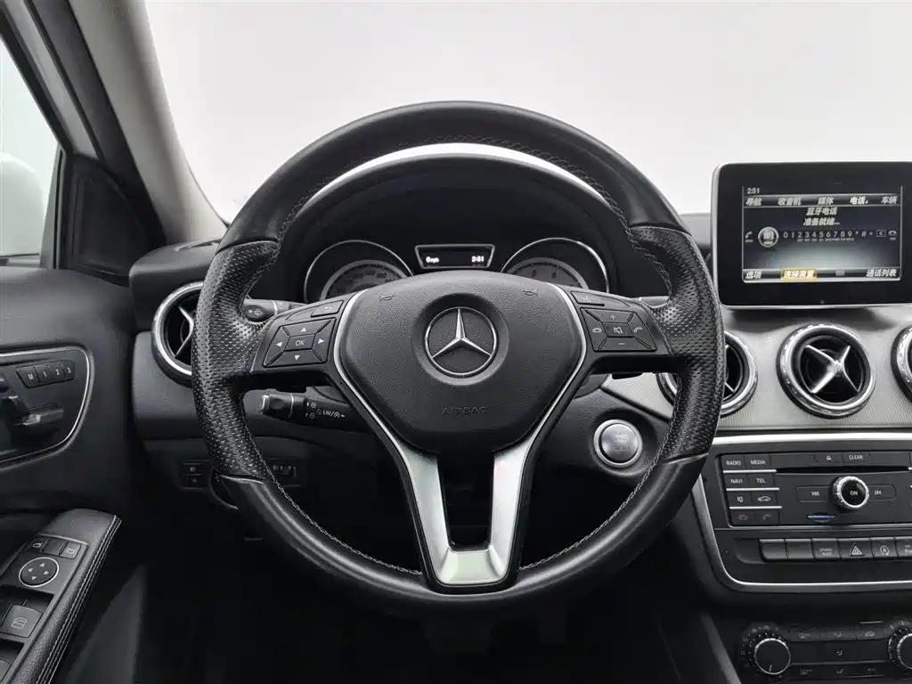 Mercedes-Benz GLA 2016 GLA 200 Dynamic фото 11