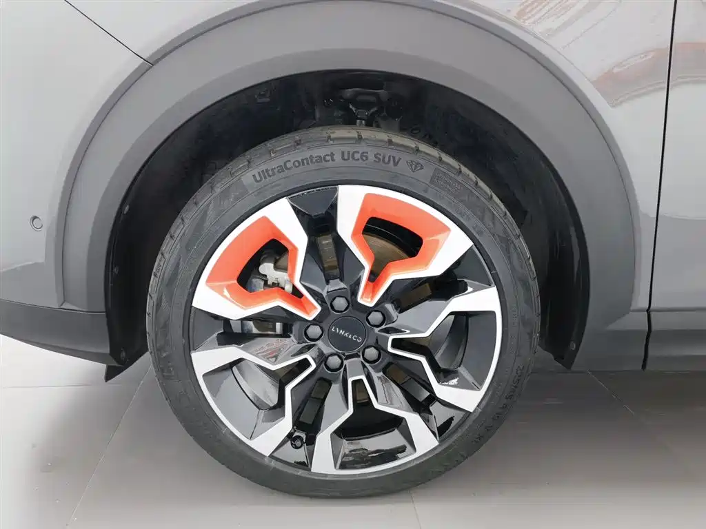 Lynk & Co 06 2020 1.5T Halo фото 17