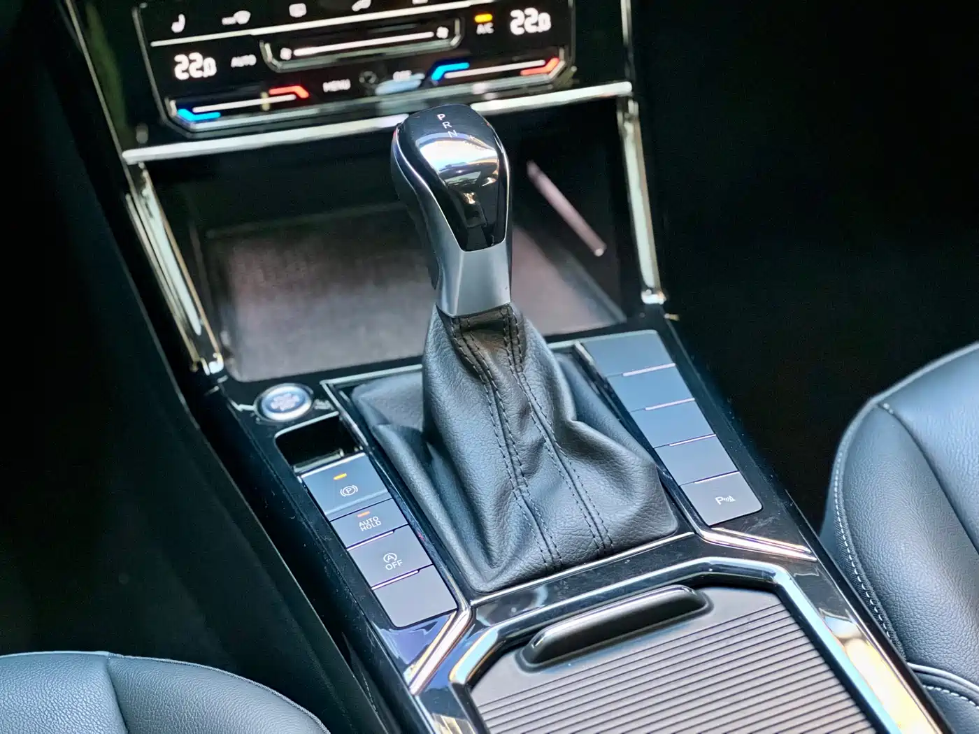 Volkswagen Passat 2023 Facelift 330TSI Starlight Elite Edition фото 7