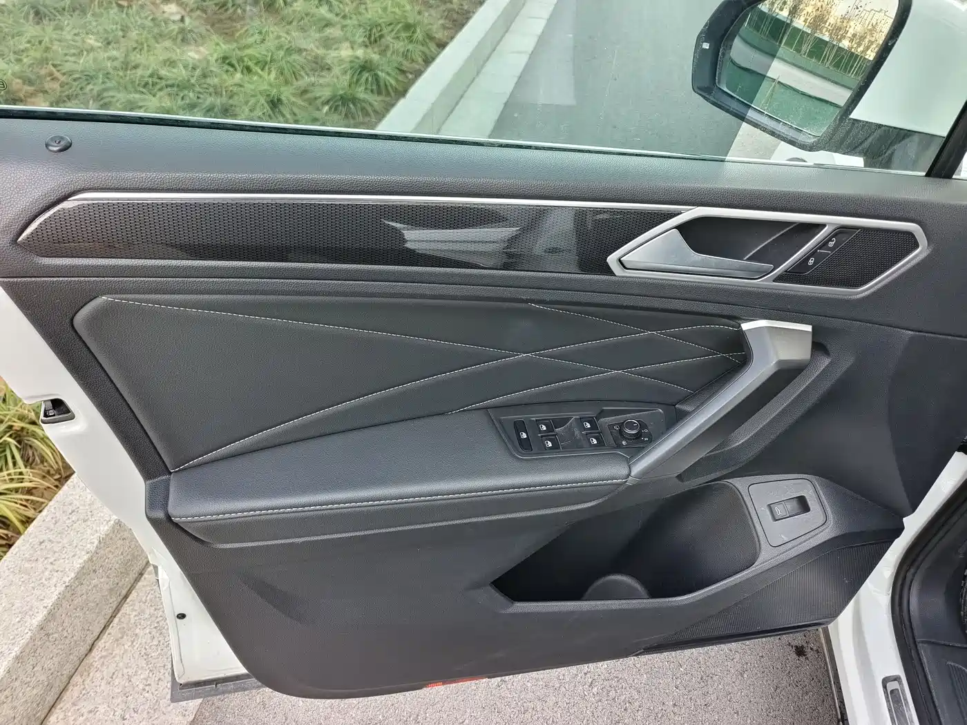 Volkswagen Tiguan L 2024 300TSI Auto 2WD Smart Edition фото 4
