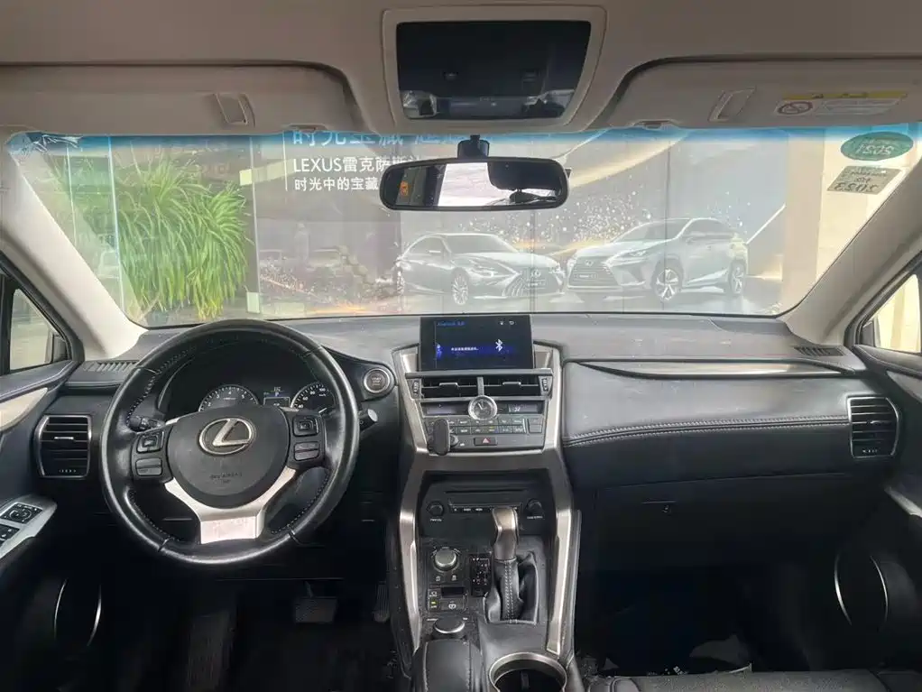 Lexus NX 2015 200 FWD Premium фото 4