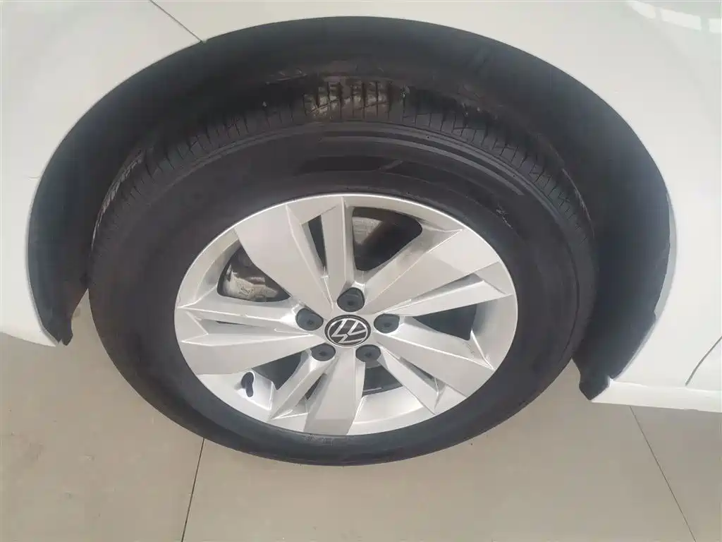 Volkswagen Polo 2022 Plus 1.5L Automatic Joyful Living Edition фото 25