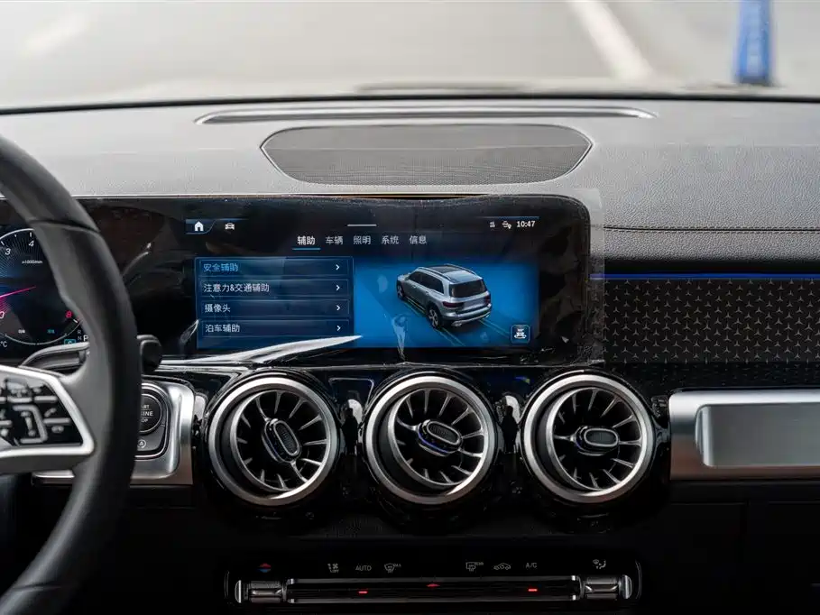 MERCEDES-BENZ GLB