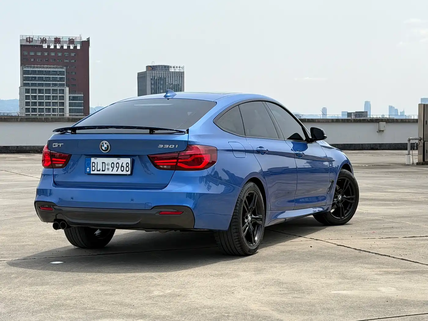 BMW 3 Series GT 2020 320i M Sport Black Night Edition фото 5
