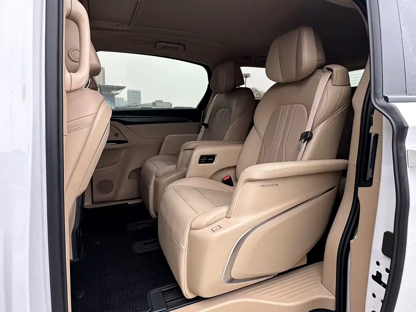 BUICK GL8 NEW ENERGY