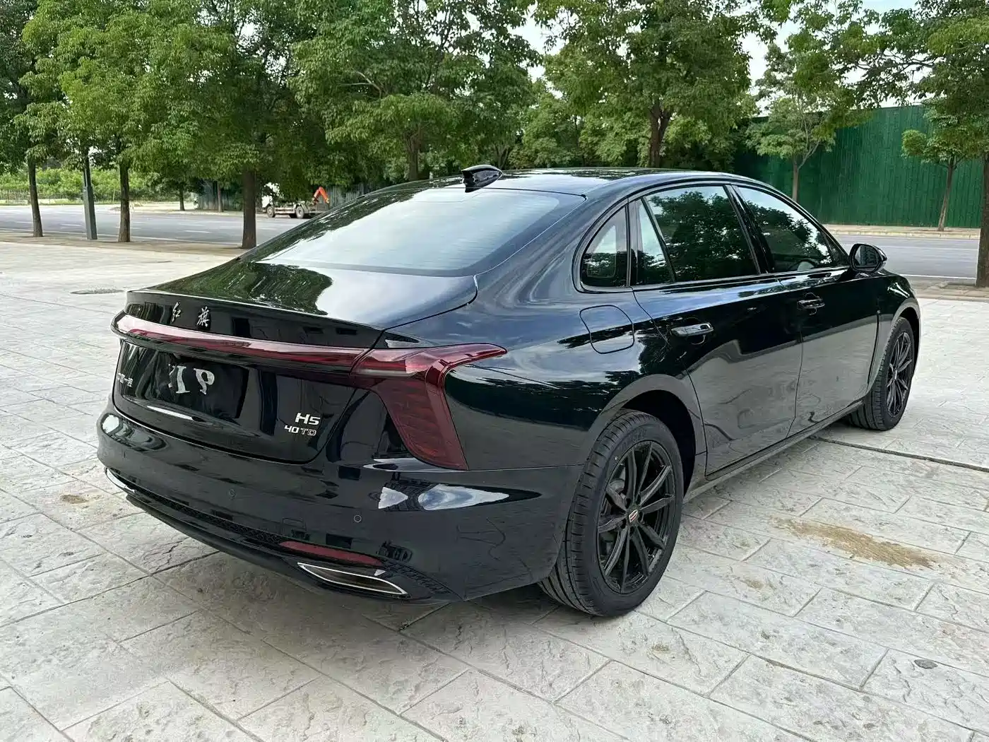 Hongqi H5 2025 2.0T Automatic Flag Celebration 500,000 Units Anniversary Edition фото 9