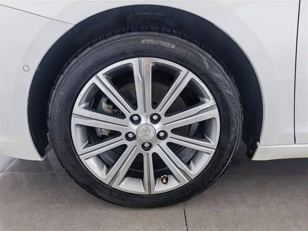 Peugeot 408 2014 1.6T Automatic Supreme Edition фото 17