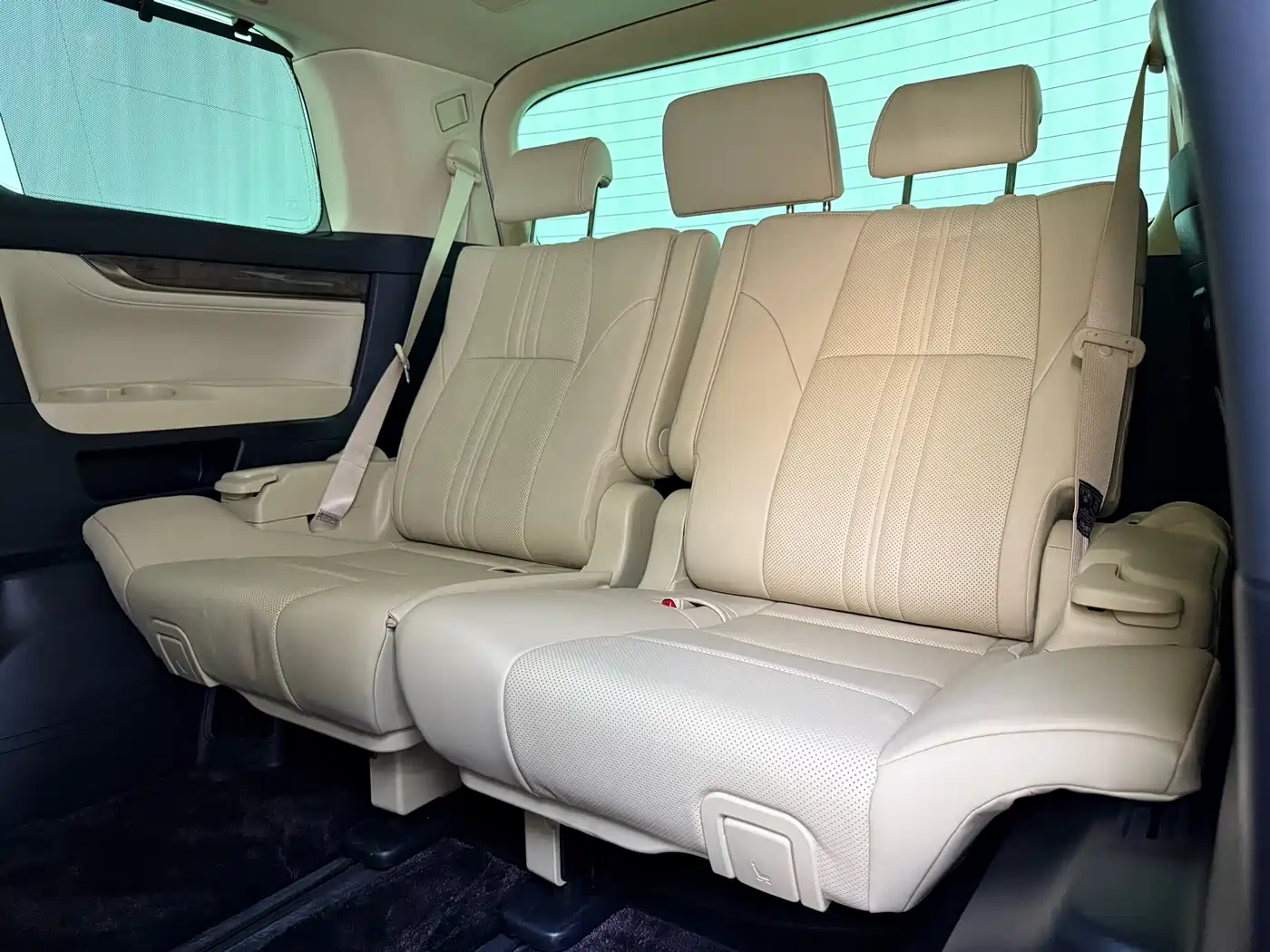 Toyota Vellfire 2023 Crown Hybrid 2.5L HV Ultimate фото 8