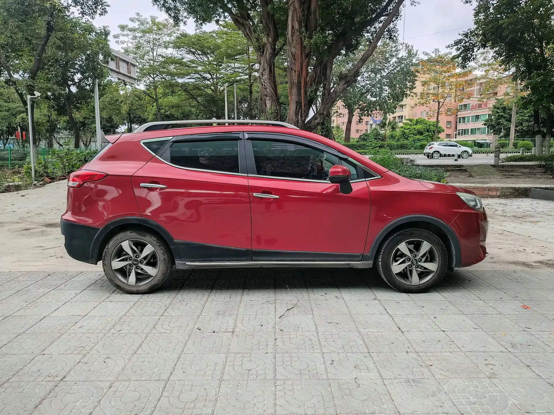 Фото 8 - JAC Refine S3