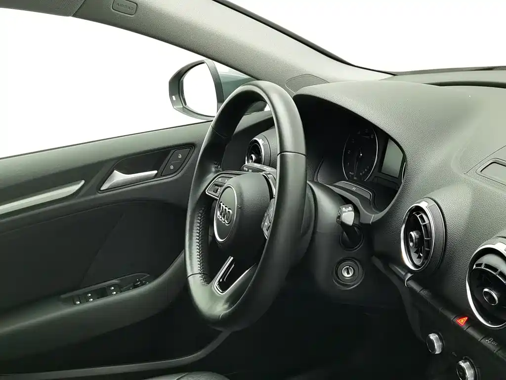 Фото 22 - Audi A3