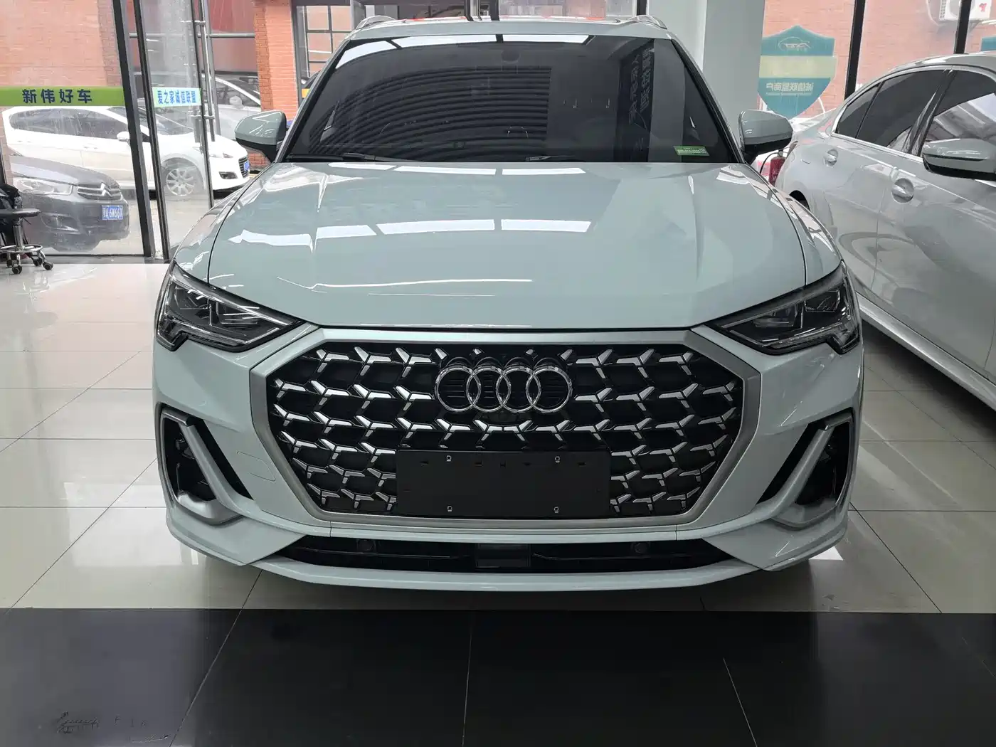 Audi Q3 2024 35 TFSI Fashion Sport фото 2