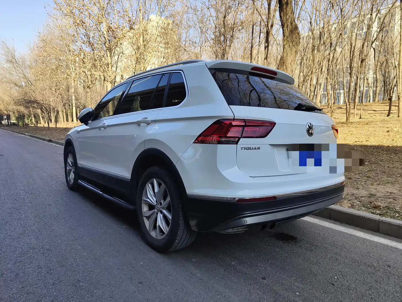 VOLKSWAGEN TIGUAN
