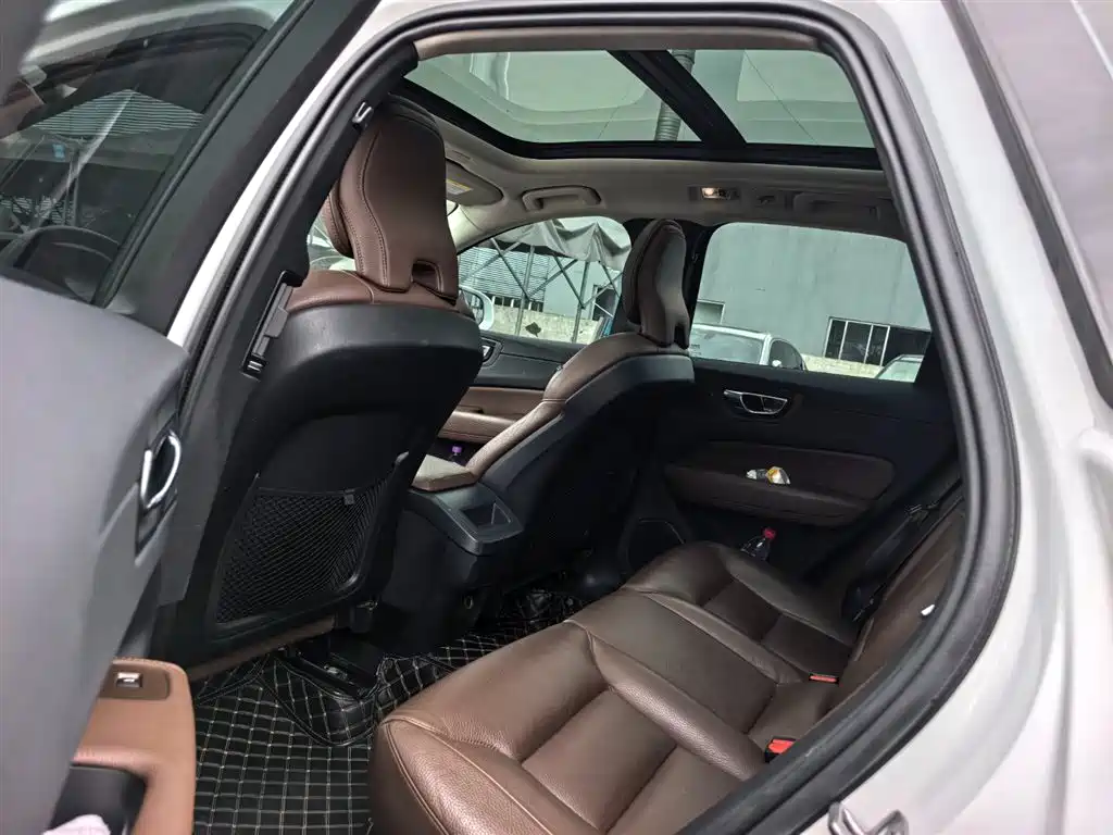 Volvo XC60 2019 T5 4WD Intelligent Ease China VI фото 10