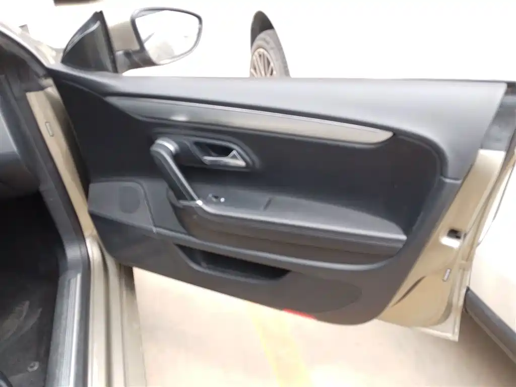 Volkswagen FAW-Volkswagen CC 2016 Model 1.8TSI Premium фото 16