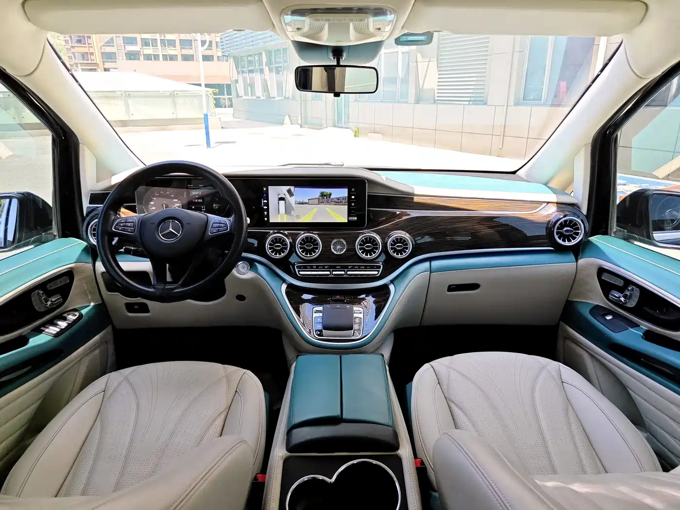 Mercedes-Benz Vito 2023 2.0T Elite 7-Seater фото 9
