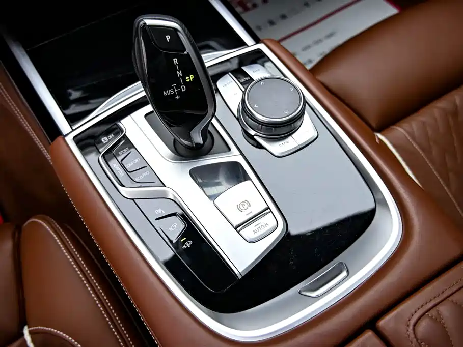 BMW 7 Series 2019 Facelift 740Li xDrive Executive M Sport Package фото 18