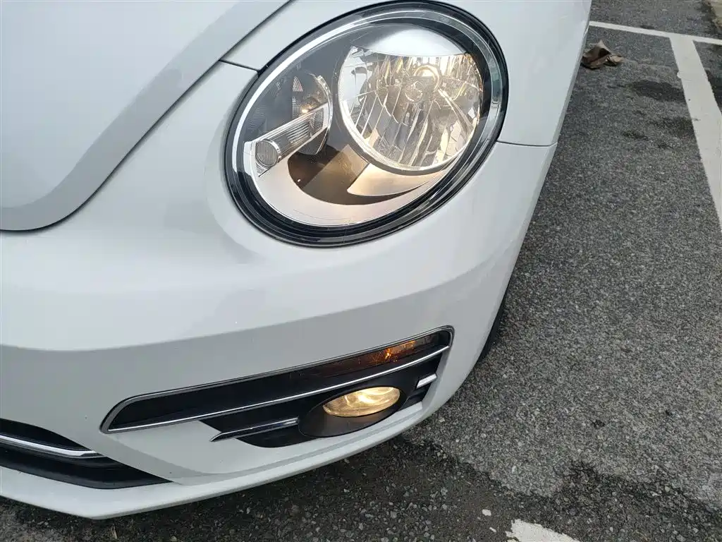 Volkswagen Beetle 2018 180TSI Easy Joy Edition фото 18