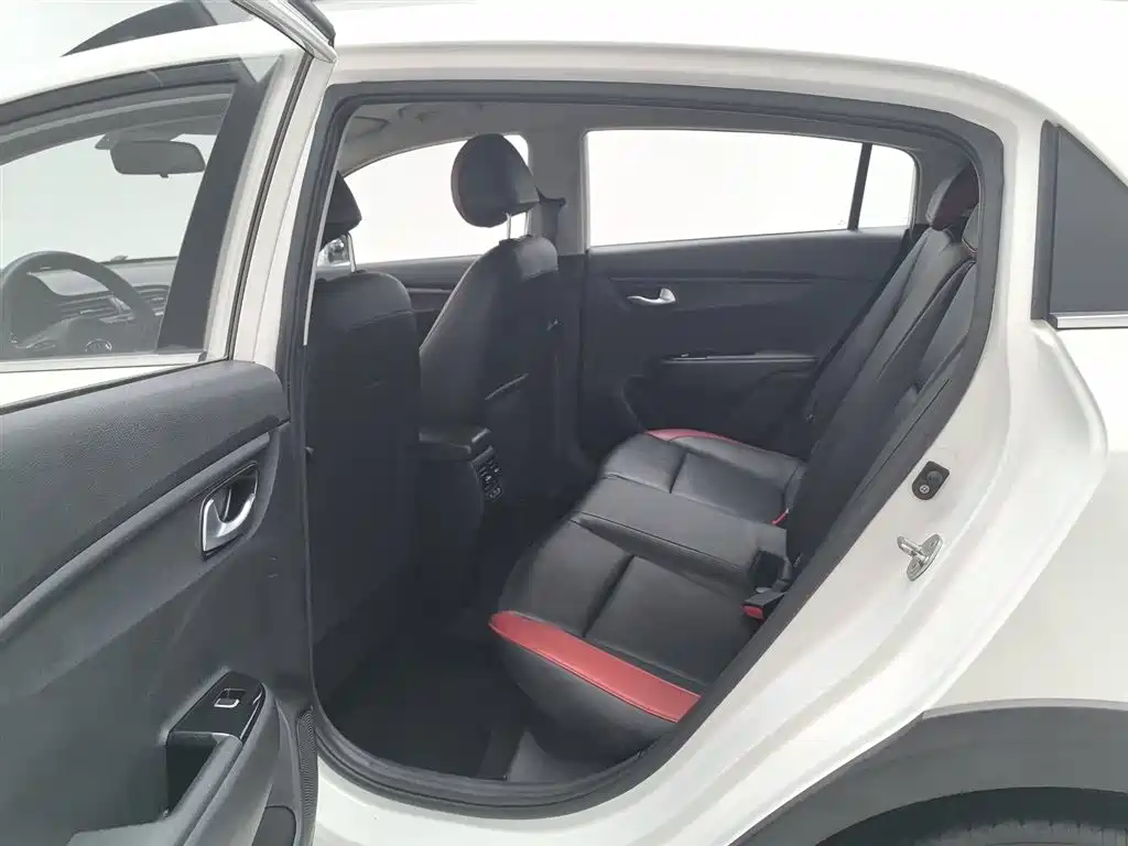 Kia KX CROSS 2017 1.4L AT GLS фото 15