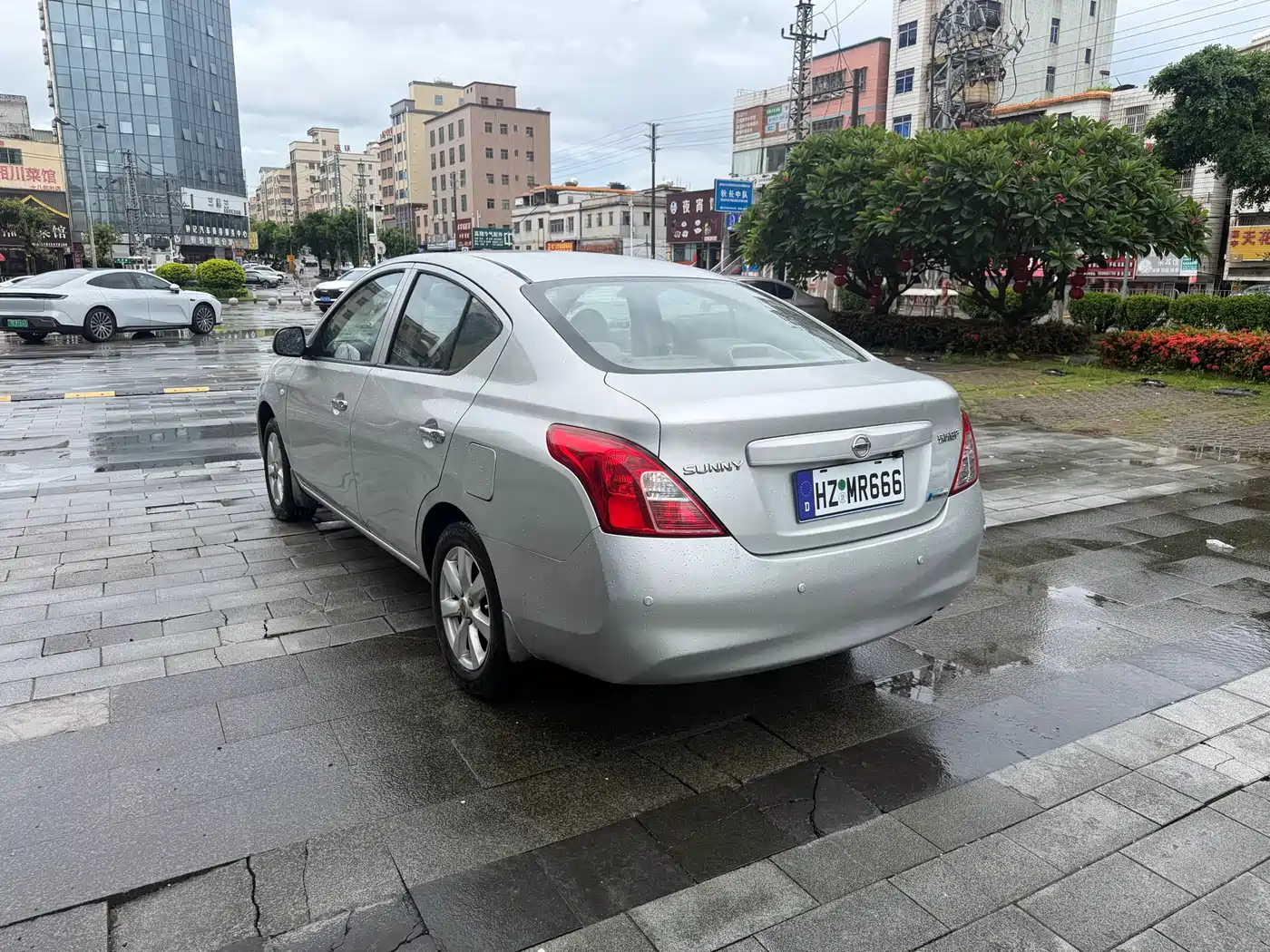 Nissan Sunny 2013 2011 1.5XE CVT Comfort Edition