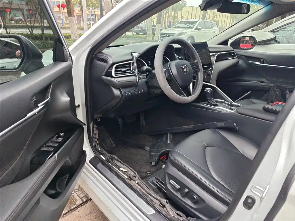 Toyota Camry 2021 2.0G Luxury Edition фото 16