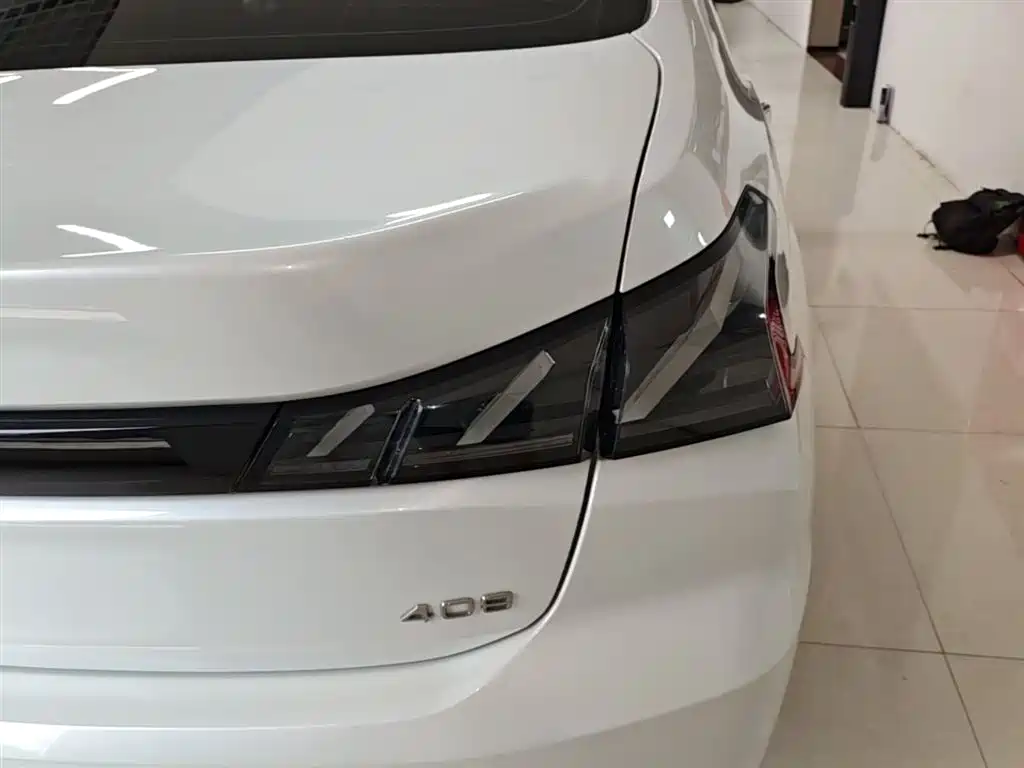 Peugeot 408 2022 1.6T Light Chaser Edition фото 24