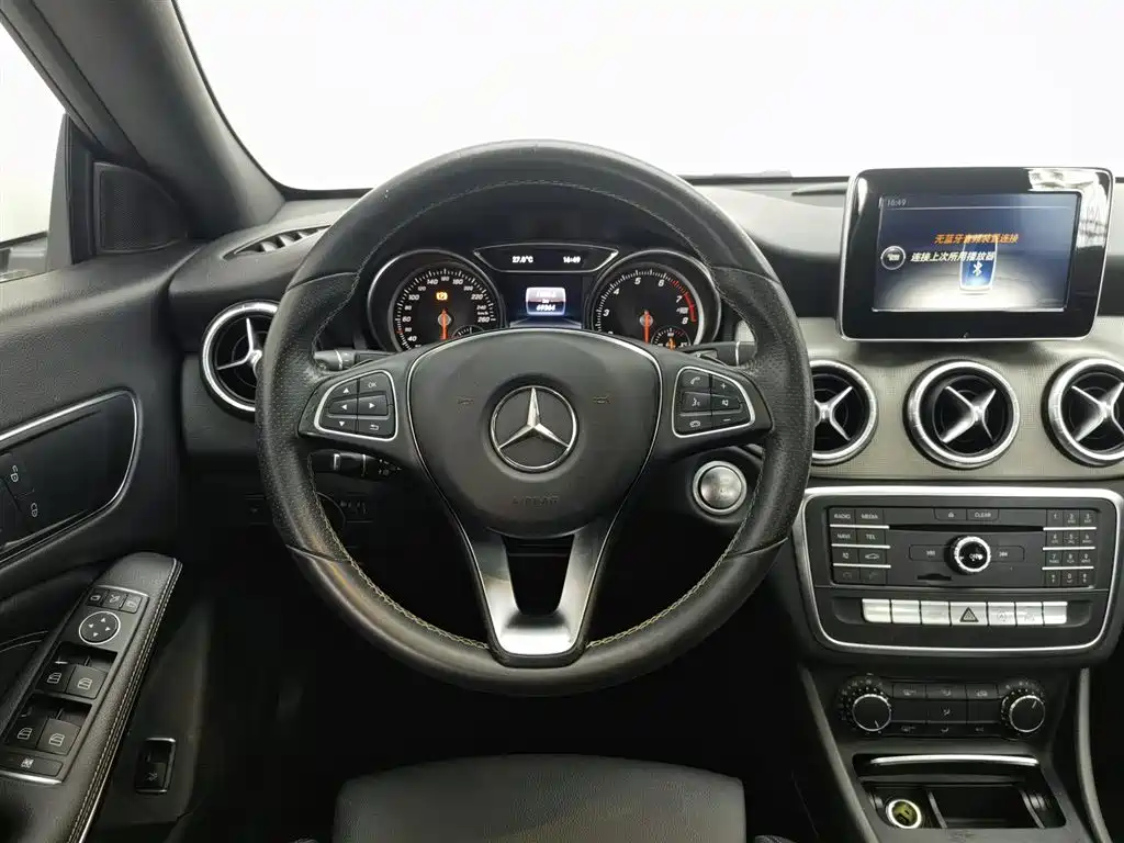 Mercedes-Benz CLA (Import) 2017 CLA 200 Dynamic фото 11
