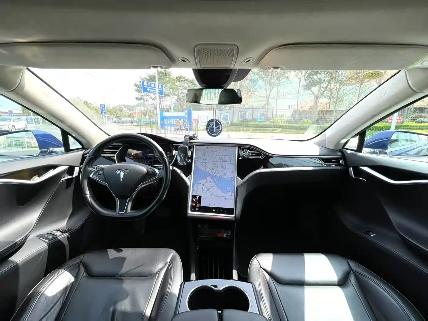 TESLA MODEL S