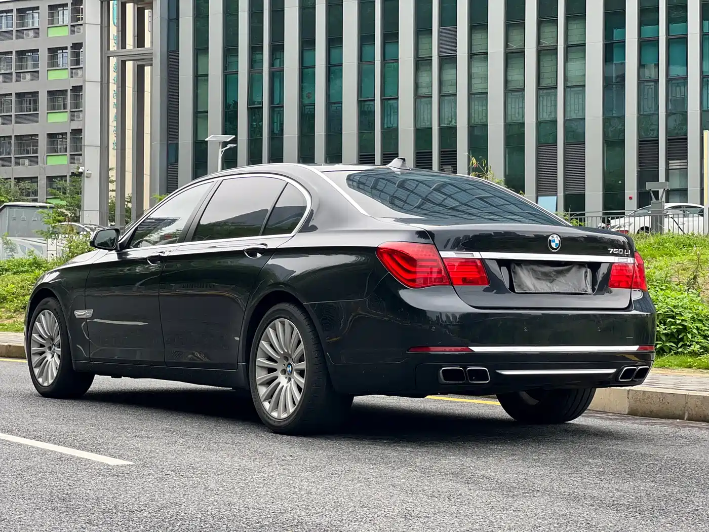 BMW 7 Series 2012 760Li 25th Anniversary Limited Edition фото 13