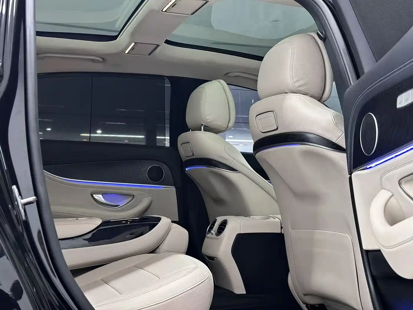 Mercedes-Benz E-Class 2017 E 300 L Sport Luxury фото 12