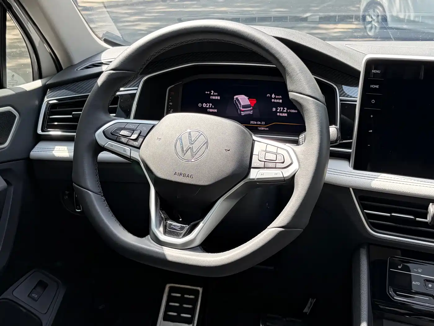 Volkswagen Tiguan L 2024 Outstanding 330TSI Auto 2WD R-Line Dragon Glory Edition фото 26
