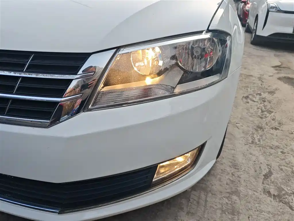 Volkswagen Lavida Tour 2013 1.6L Automatic Comfort фото 24