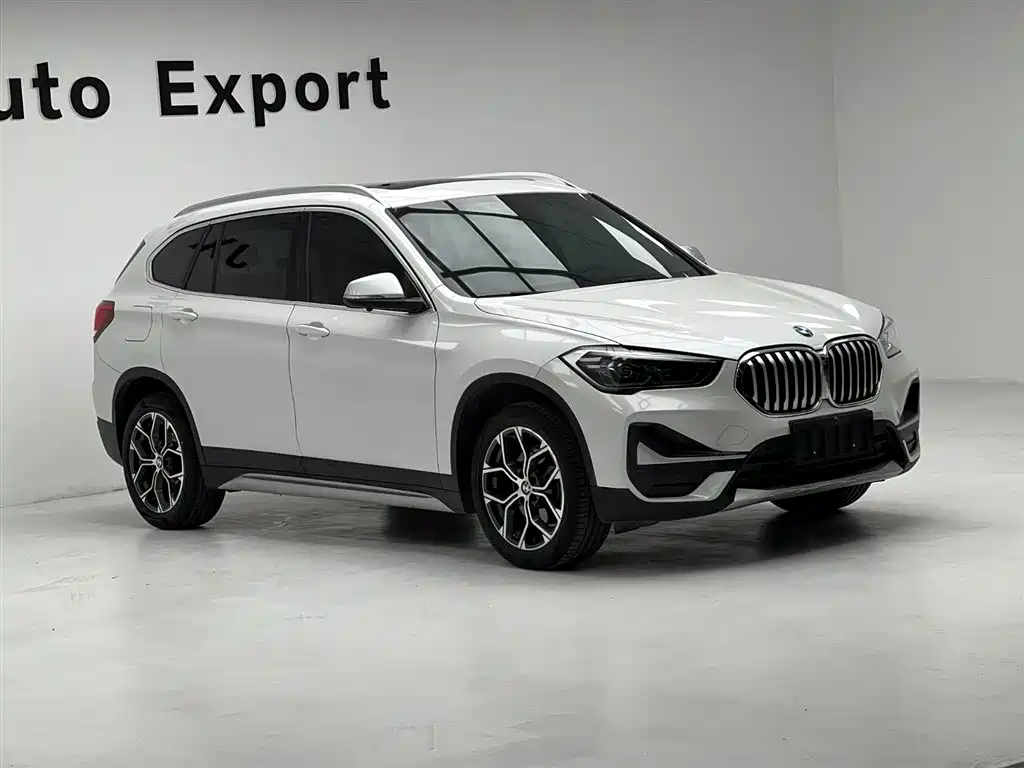 BMW X1 2022 sDrive20Li Fashion фото 3