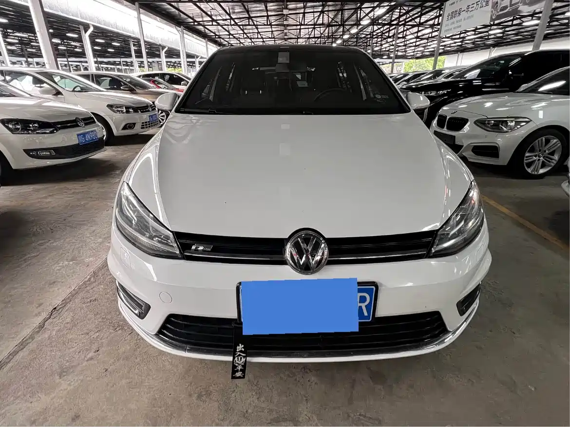 Volkswagen Golf 2017 280TSI Auto R-Line Millionth Anniversary Edition фото 2